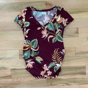 Old navy fitted maternity tee